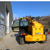 EMPILHADOR TELESCÓPICO JCB 540-140