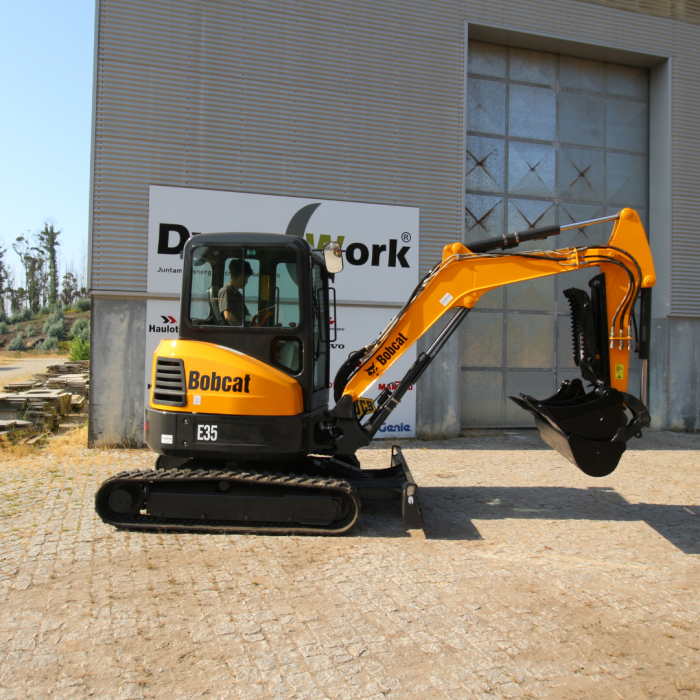 BOBCAT E35
