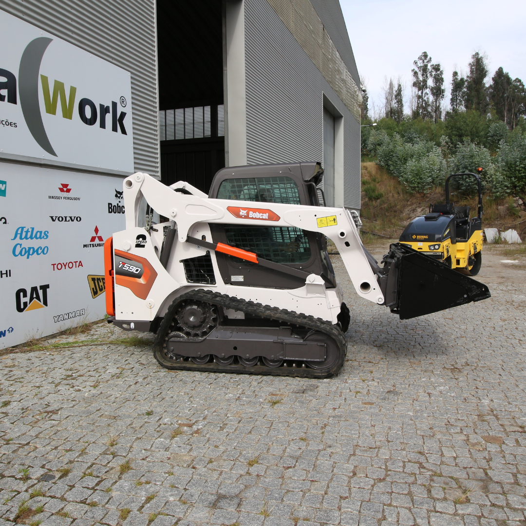 BOBCAT T590 (4)